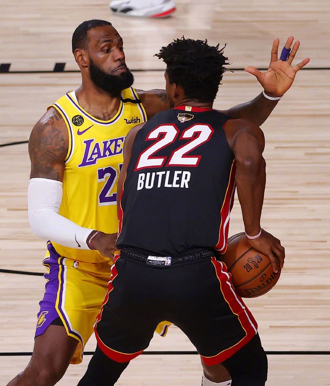 关于NBA总决赛集结日走向成谜，克里夫兰骑士官宣签约，媒体盛赞，年轻球员得到机会的信息