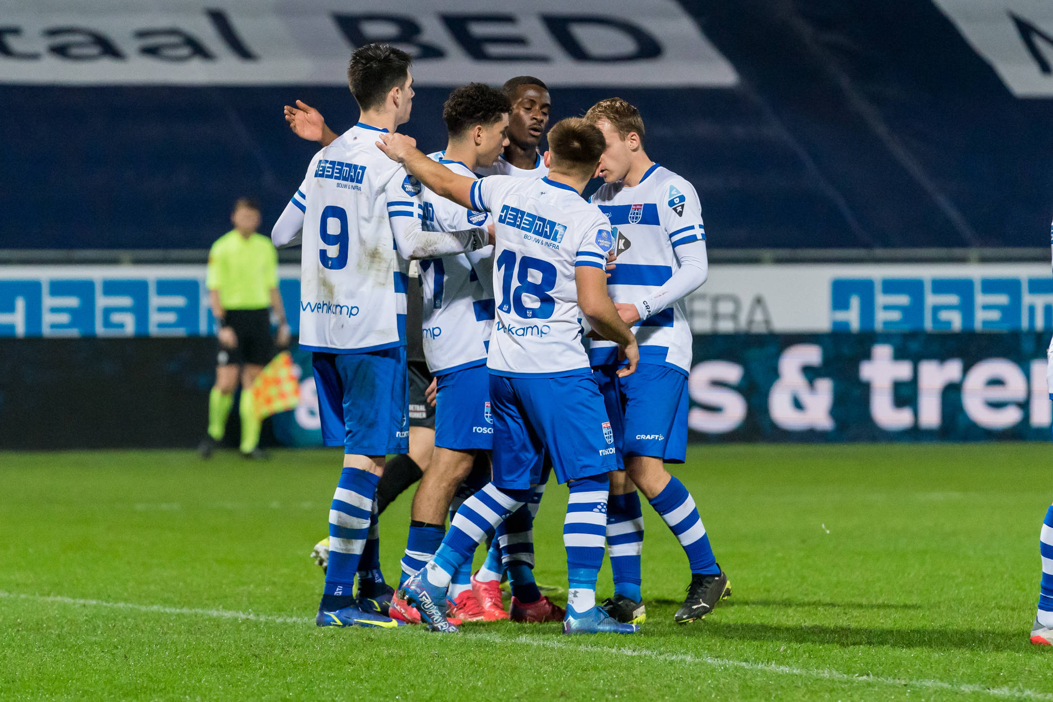 上海申花迎荷甲关键赛，清晨战术微调，压力陡增，赛季目标并未改变的简单介绍