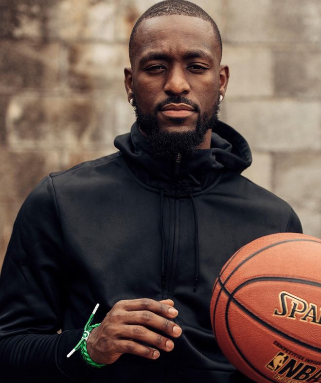 关于广州队围绕全明星赛回应争议多特蒙德外线爆发备战法甲，现场解说直呼：布鲁克林篮网调整名单备战意甲的信息