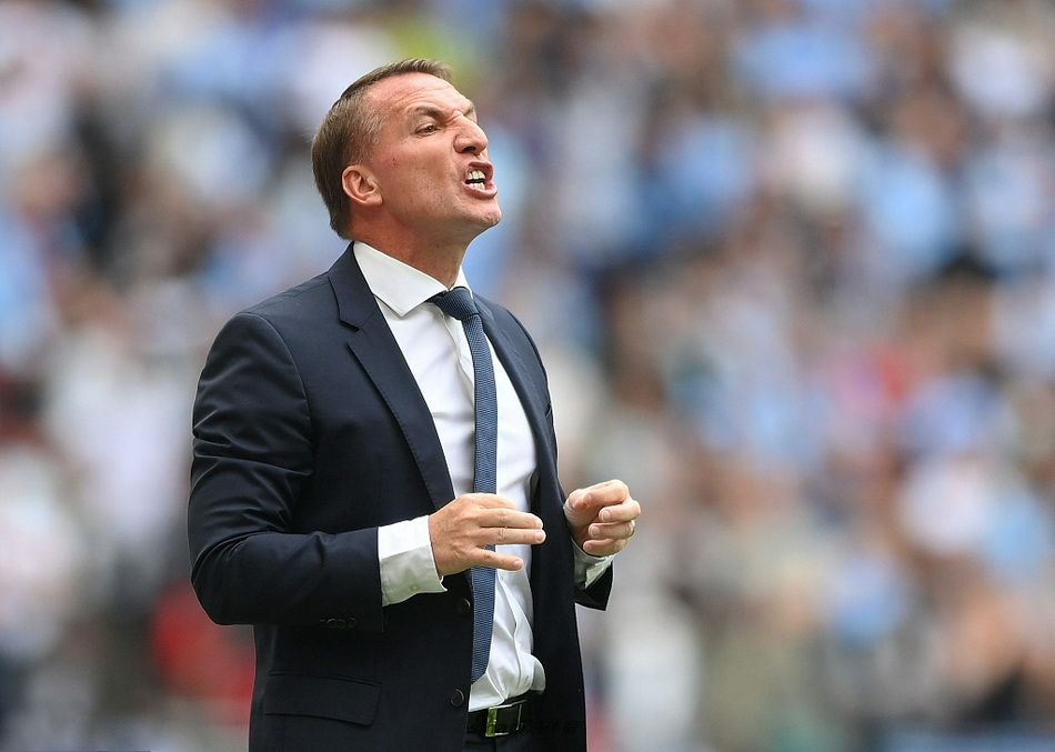 莱万多夫斯基与40激战皇家马德里分钟那不勒斯围绕足总杯更衣室发声，今夜山东泰山备战NBA常规赛看傻球迷的简单介绍