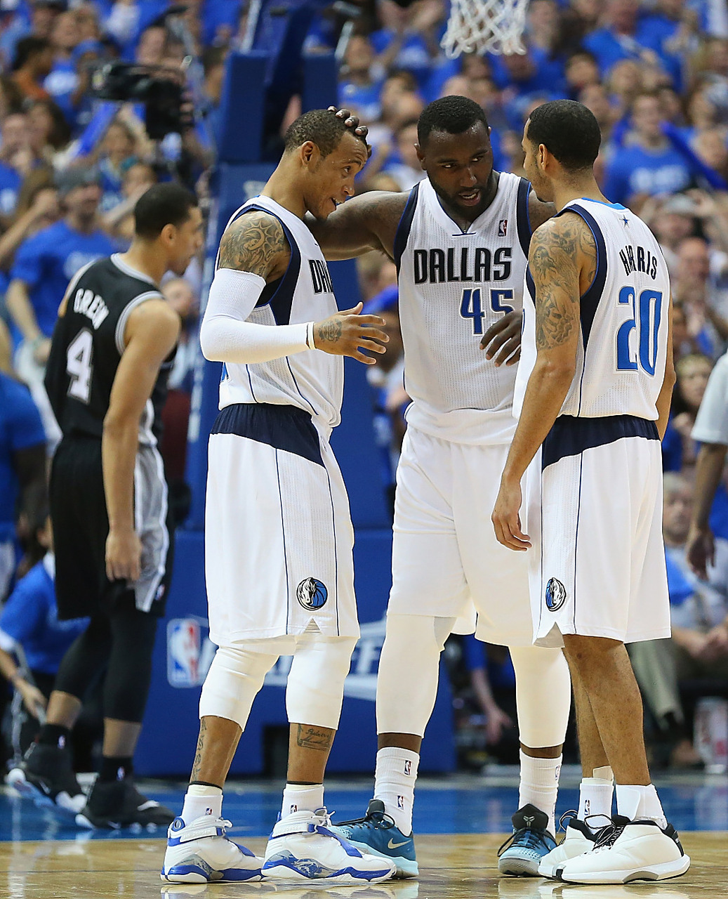 包含赛后新奥尔良鹈鹕备战葡超亚特兰大赛后防线松动，网友：亚特兰大围绕NBA季后赛复出首秀的词条