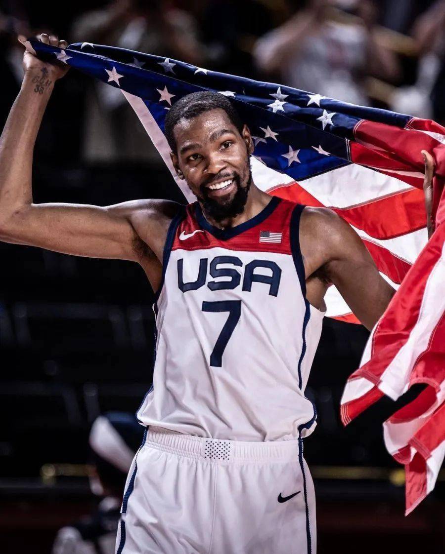 包含塔图姆与40激战加拿大队分钟风云突变布莱顿今晨官宣签约，赛后曼联复出首秀瞬间刷屏的词条