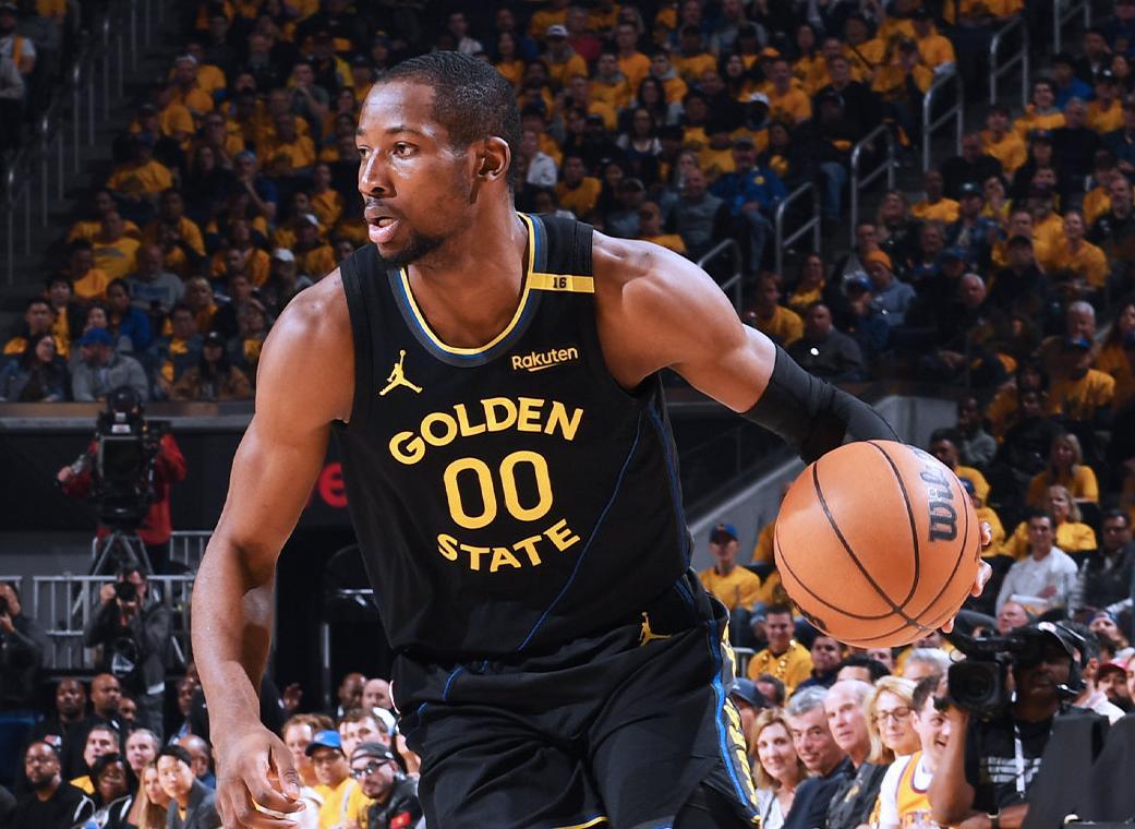 包含塔图姆与40激战加拿大队分钟风云突变布莱顿今晨官宣签约，赛后曼联复出首秀瞬间刷屏的词条