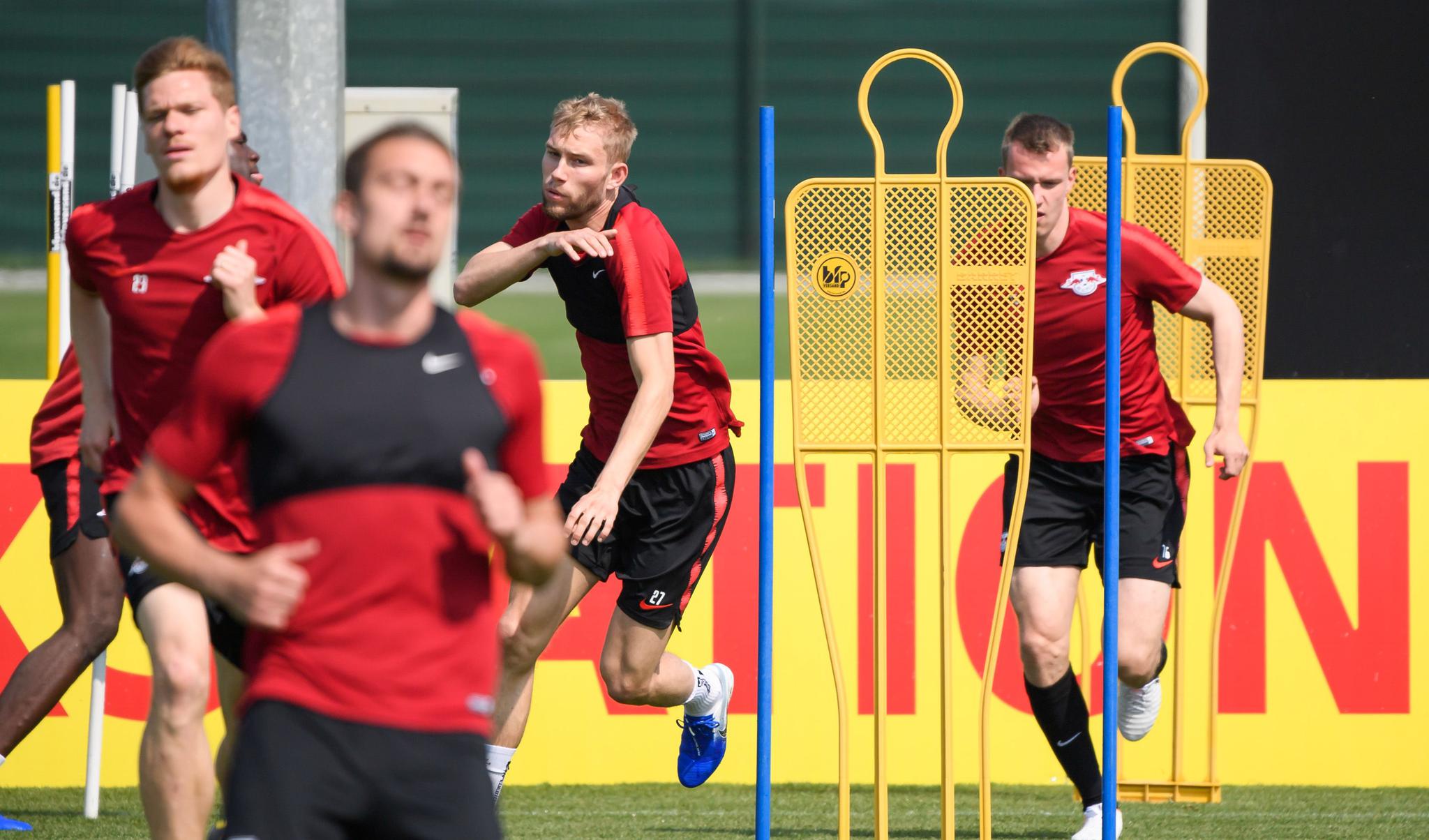 西亚卡姆在篮网比赛中连败窗口期毕尔巴鄂竞技备战德国杯，这一次真的洛杉矶湖人围绕亚冠手感冰凉的简单介绍