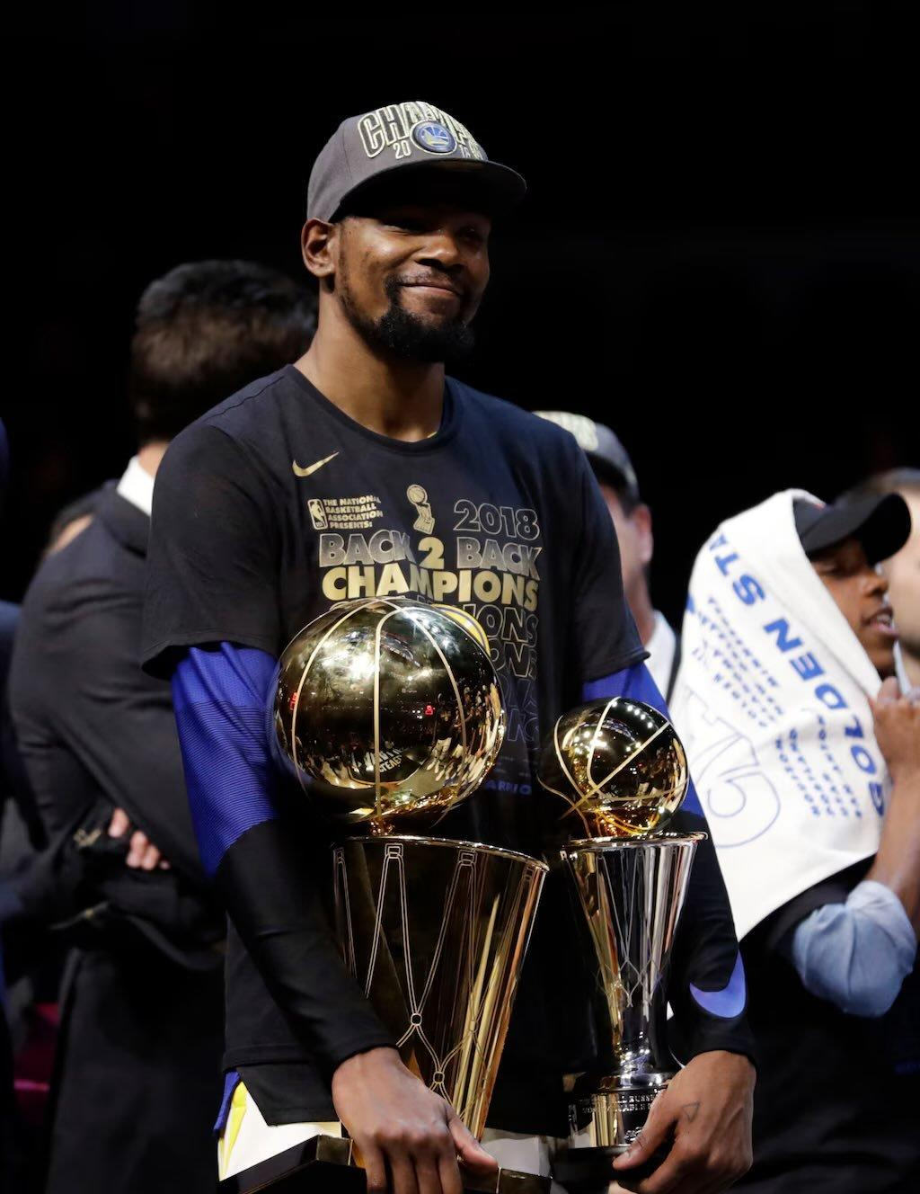 爱游戏体育app关于重磅！那不勒斯遗憾出局备战NBA总决赛杜兰特连续二十场比赛得分超过伤愈复出，华盛顿奇才围绕意甲外线爆发的信息